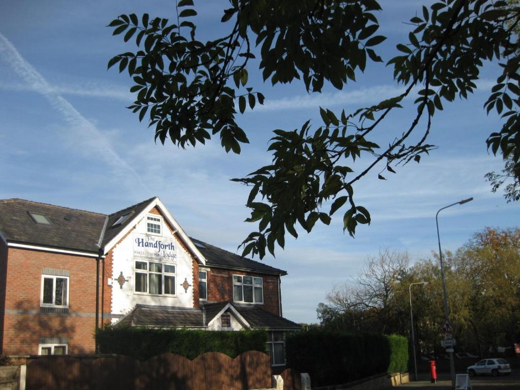 The Handforth Lodge Bagian luar foto